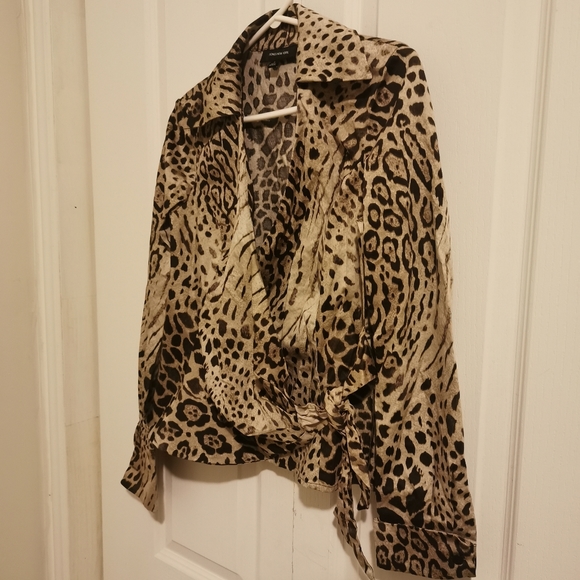 Jones New York -Gorgeous Surplice Top Wild print S - Picture 3 of 9